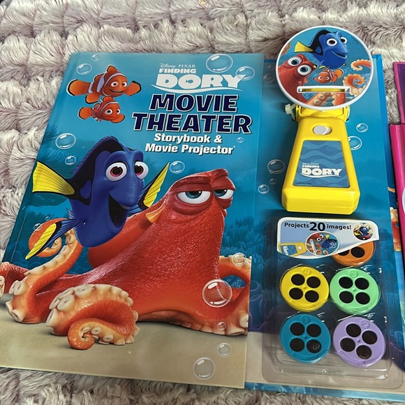 2 Disney storybooks Finding Dory & Minnie Mouse Big Bow party - Picture 3 of 7